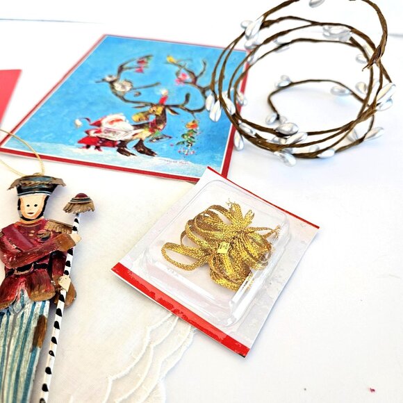 Tin Toy Soldier Instant Vintage Christmas Collection Hankie Decor Bundle - Picture 6 of 13